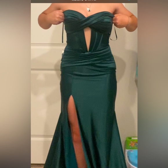 Emerald Green Prom Dress - Picture 1 of 2